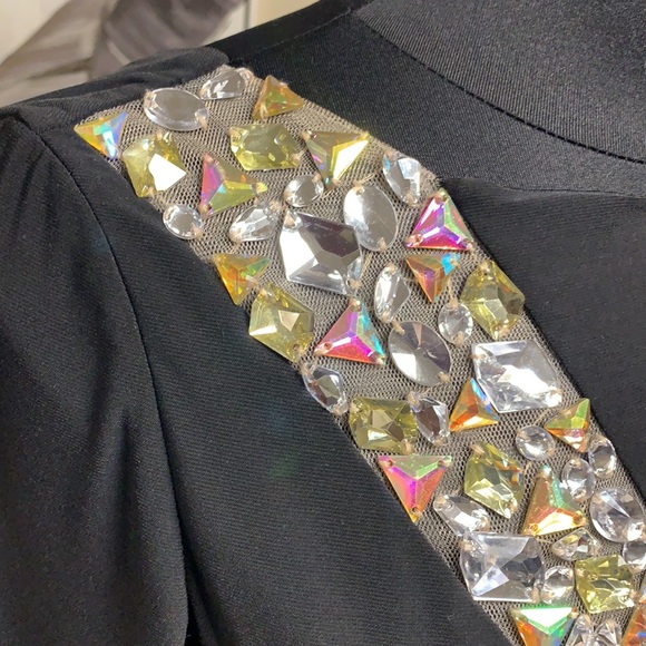 Chic and classy dress in black - Picture 11 of 17